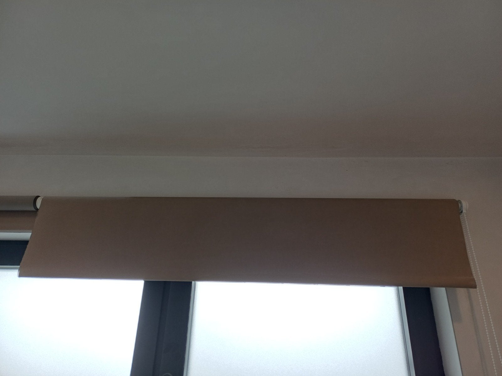 2 rolgordijnen, Maison & Meubles, Ameublement | Rideaux & Stores à lamelles, Comme neuf, 100 à 150 cm, Crème, 150 à 200 cm