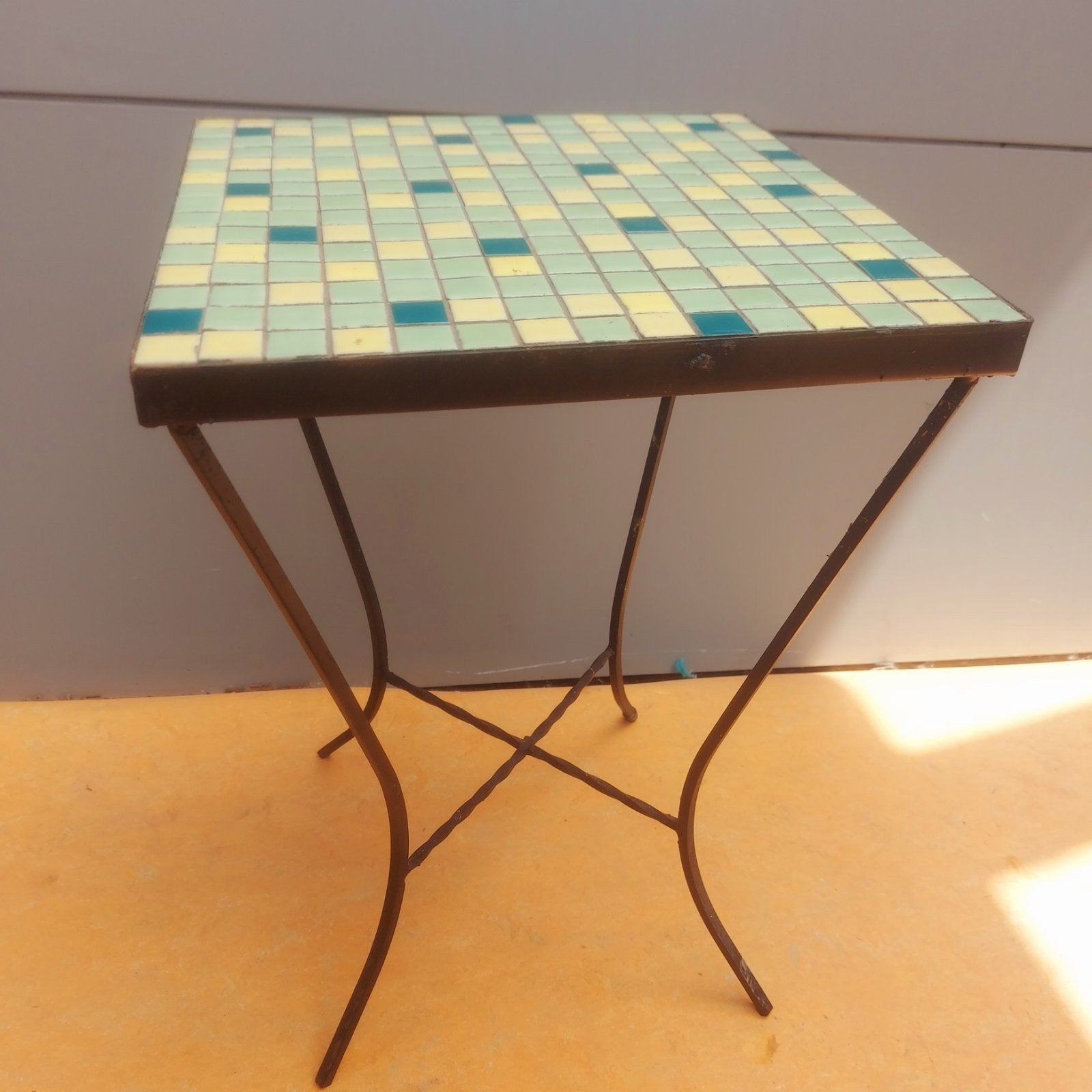 vintage mozaïek tafeltje, Huis en Inrichting, Ophalen, Metaal of Aluminium, Retro