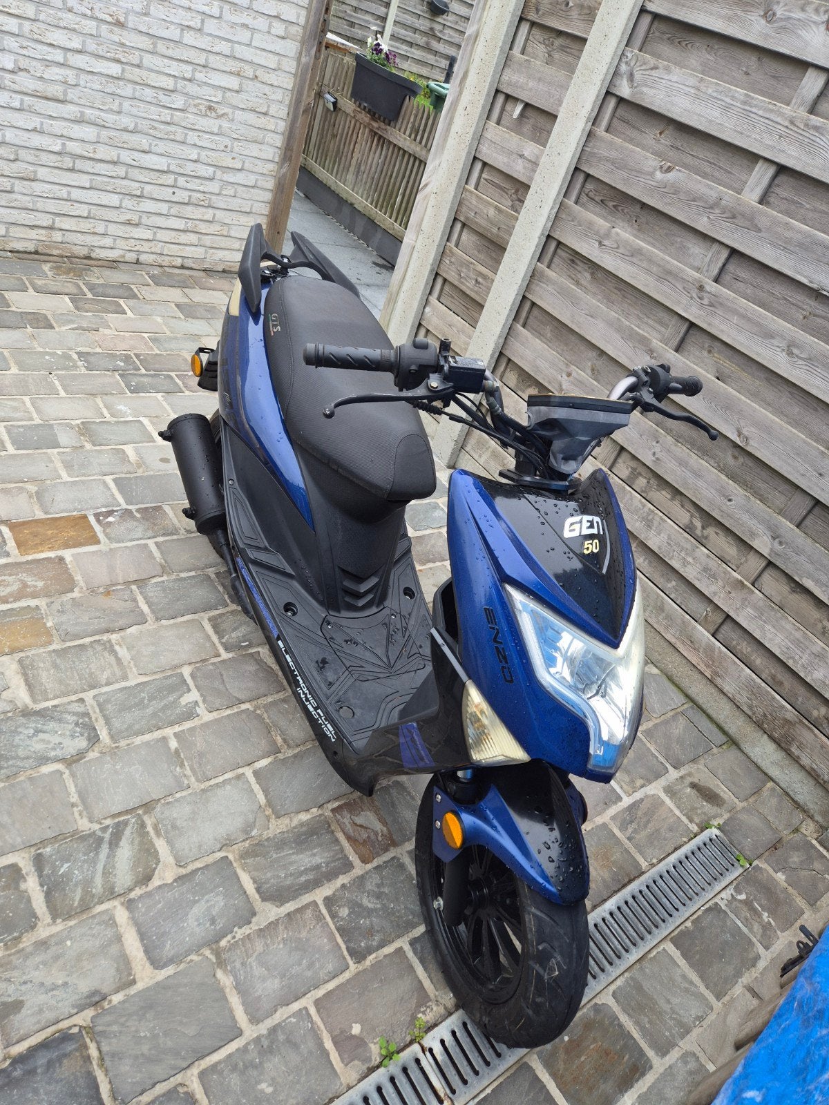 gts enzo nakek, Enlèvement