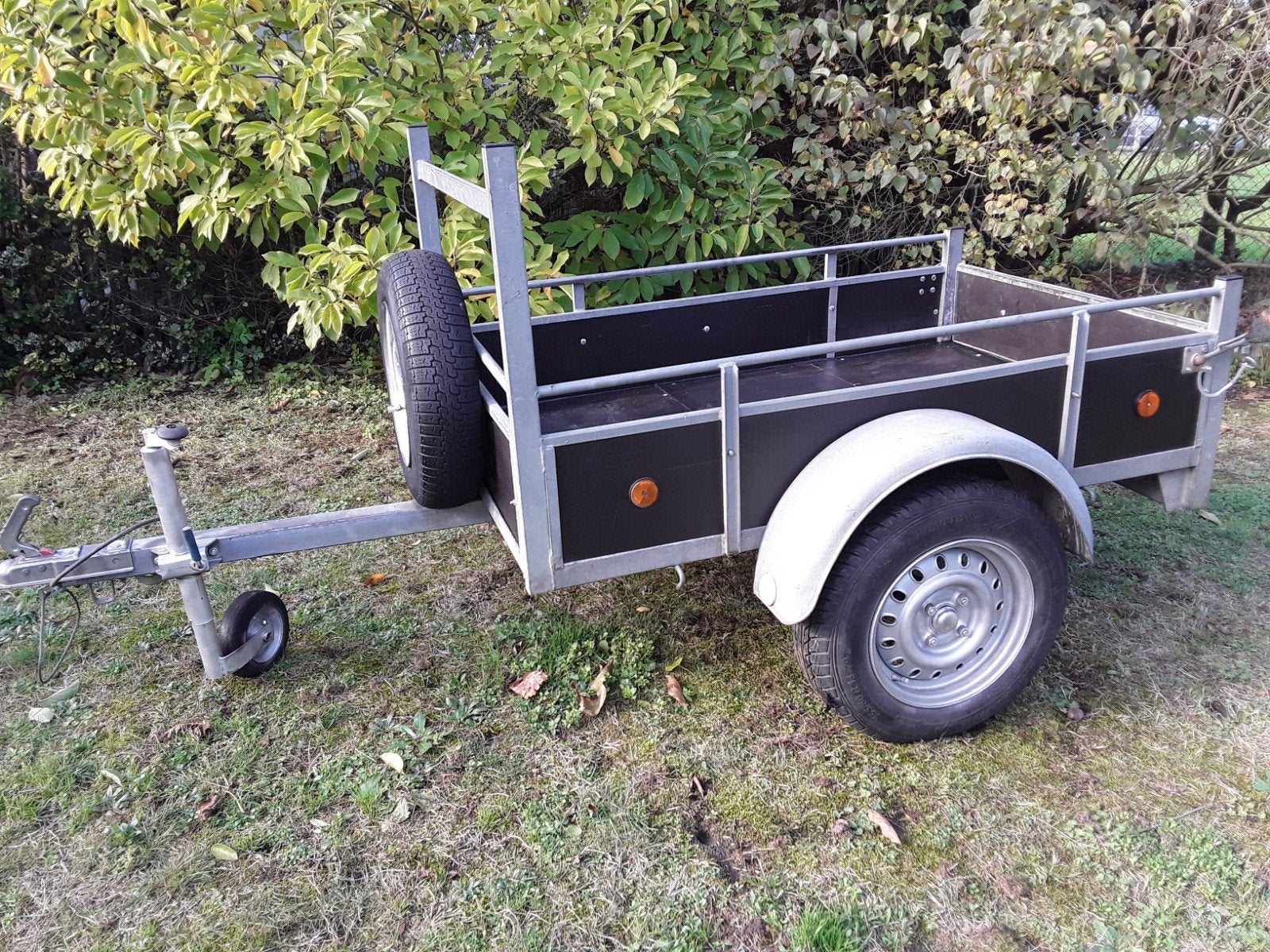 Aanhangwagen enkelas, Ophalen