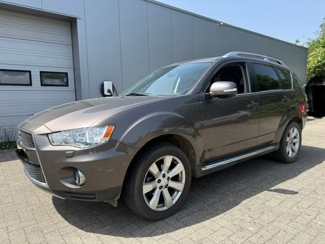 Mitsubishi Outlander 2.2 DI-D 4WD TC-SST XTRA *7-plaatsen, Autos, Mitsubishi, Cuir, Achat, Outlander, Entreprise