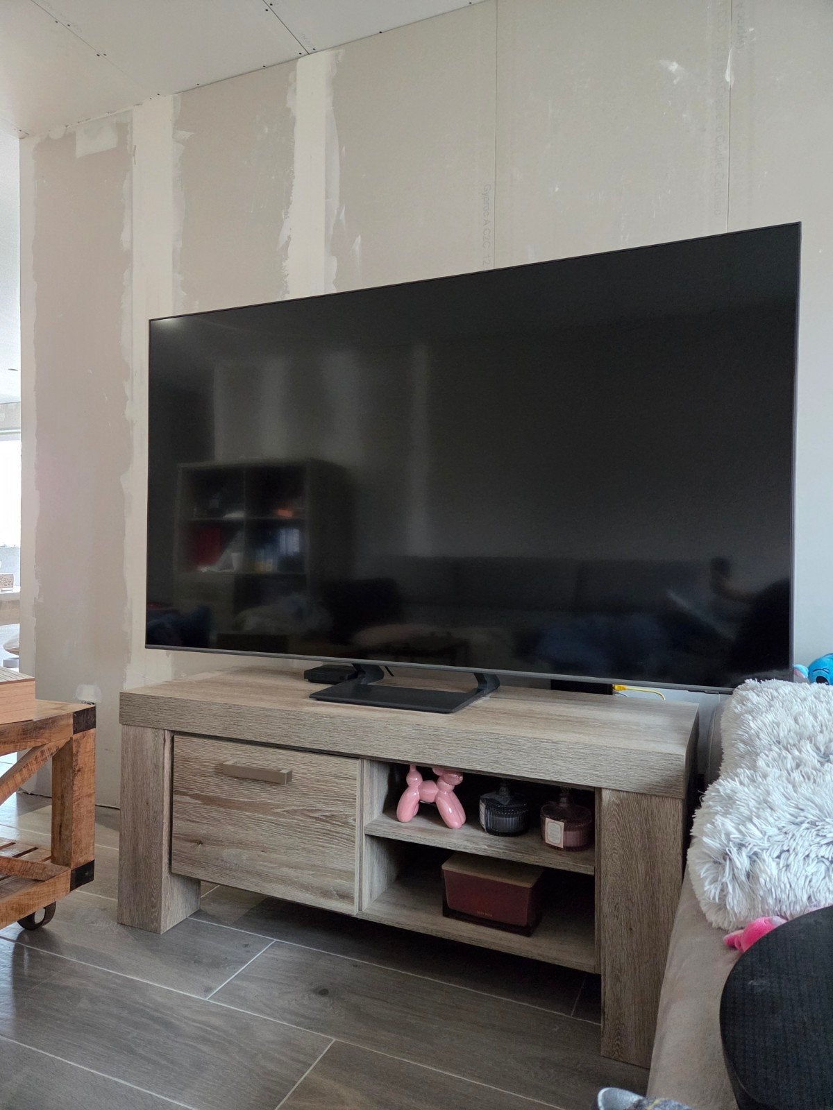 Tv kast, Ophalen