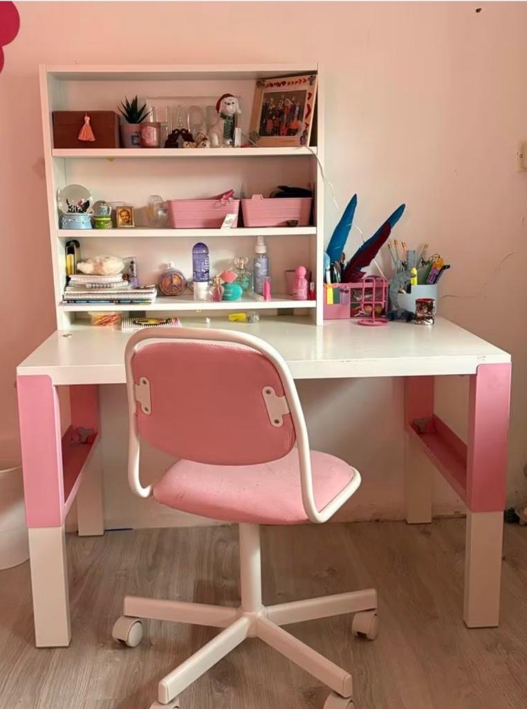 Kinderbureau IKEA wit/roze, Enlèvement, Comme neuf, Table