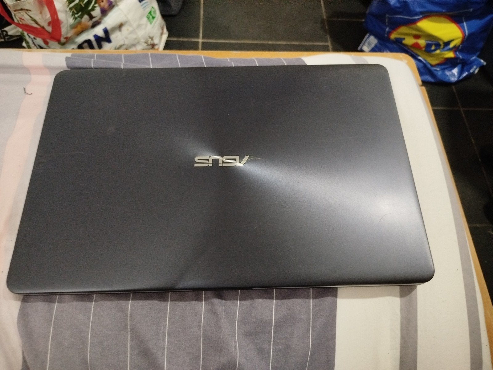 Asus vivobook X705QA CPU AMD A12-9720P RAM8Go SSD256Go à 75€, Asus, Enlèvement ou Envoi, 8 GB, 16 pouces