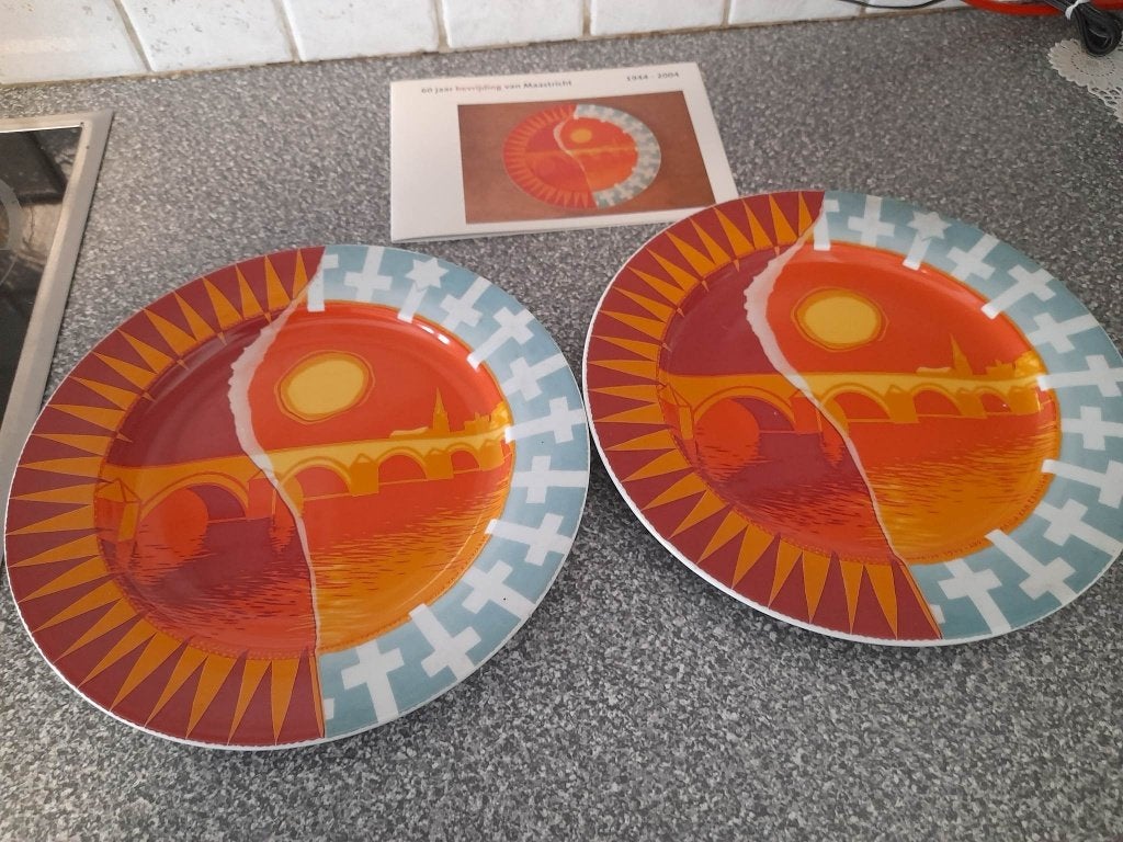 2 Sierborden "60 jaar bevrijding van Maastricht ", Antiek en Kunst, Ophalen of Verzenden