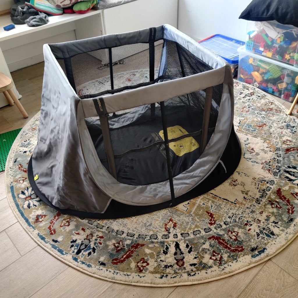 aeromove reisbedje / campingbedje, Ophalen, Zo goed als nieuw, Reisbedje