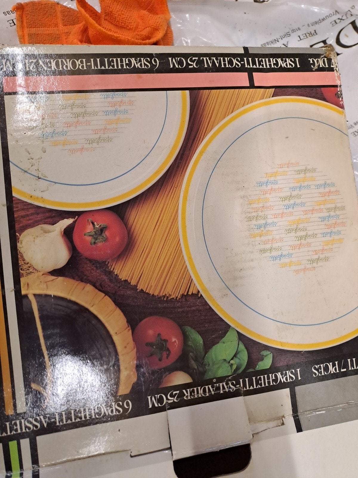 6 assiettes de 21 cm et plât pour pâtes de 25 cm, Maison & Meubles, Cuisine | Vaisselle, Neuf, Service complet, Vintage, Céramique