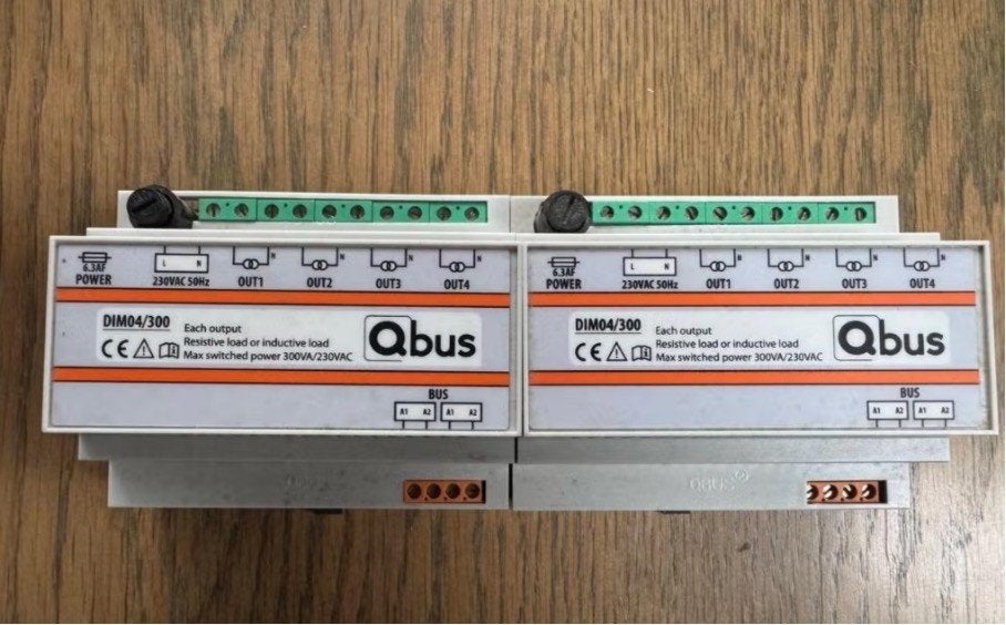2 modules variateurs Qbus DIM04/300, Enlèvement, Utilisé, Autres marques, Variateur