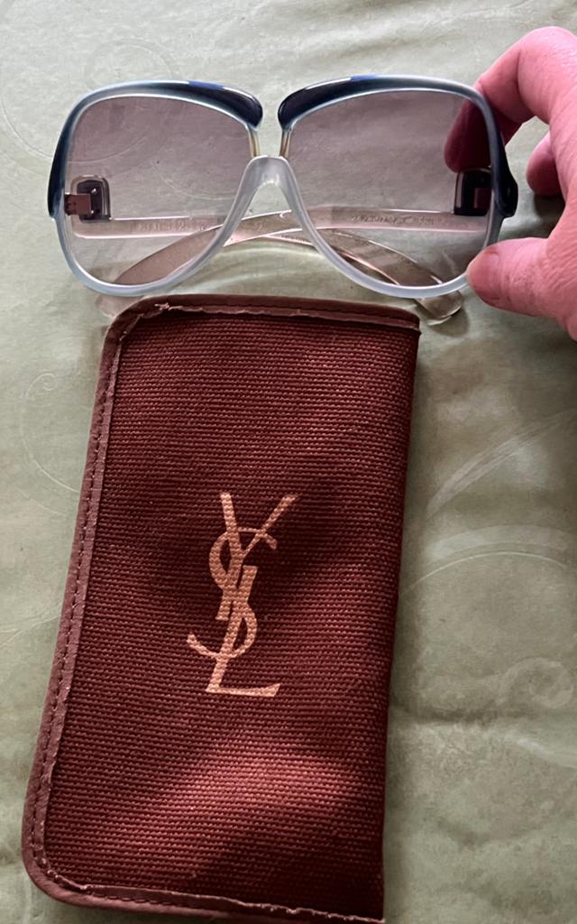 Yves Saint Laurent vintage zonnebril model 7771 Made in fran, Ophalen of Verzenden, Zo goed als nieuw, Zonnebril