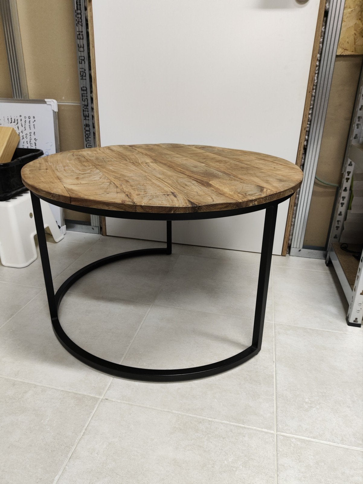 Industriële bijzettafel/salontafel, Ophalen, Rond, 50 tot 100 cm, Zo goed als nieuw