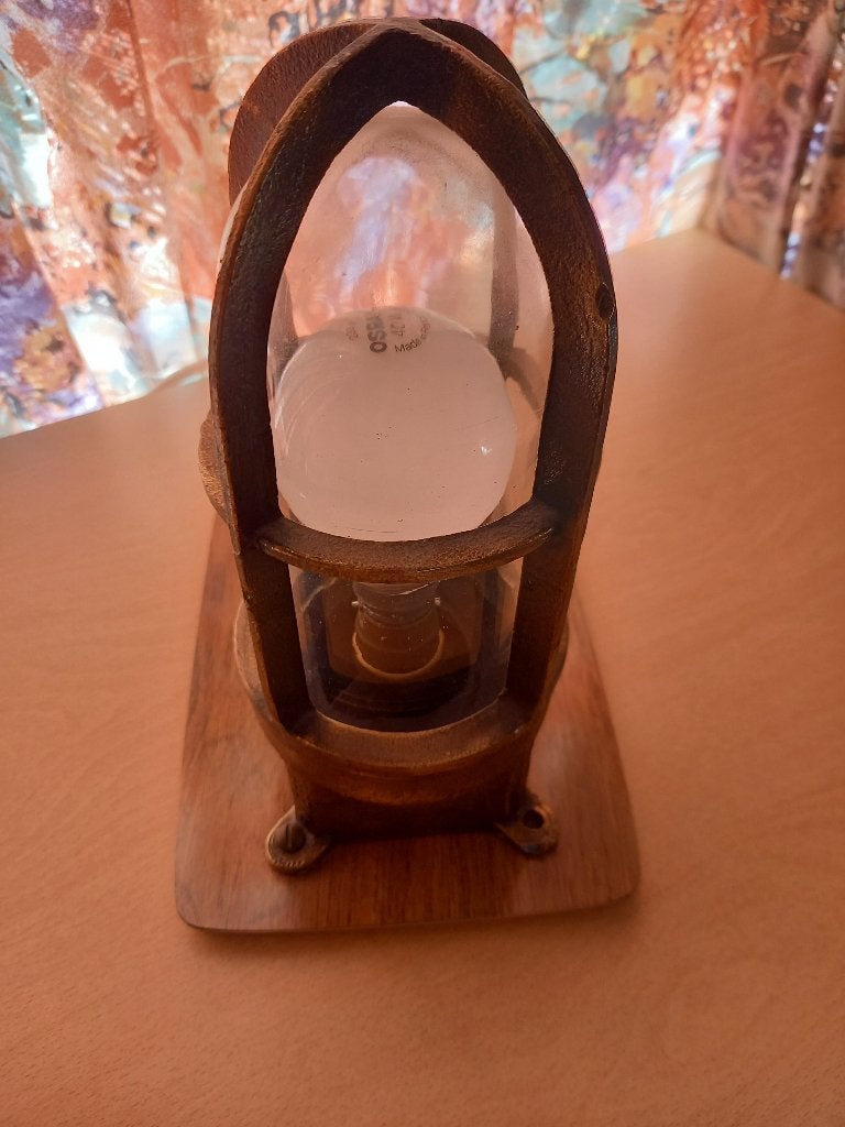 Antieke scheepslamp, Enlèvement, Cuivre