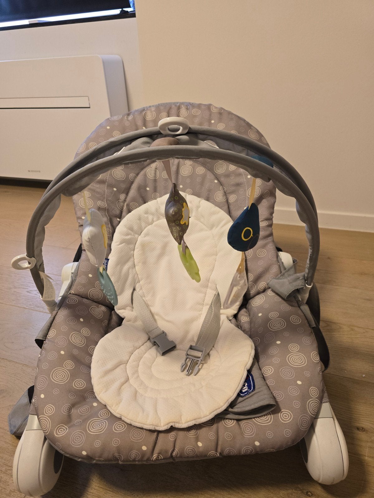 Baby wipper Chicco grijs-wit, Enfants & Bébés, Relax bébé, Enlèvement, Chaise rebondissante, Chicco, Réglable