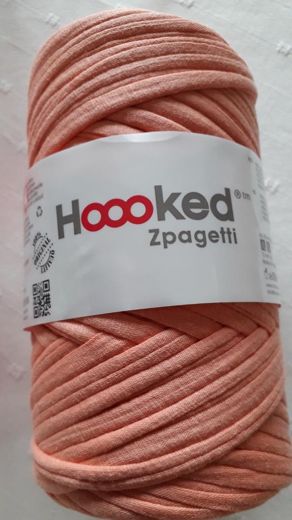 2 bollen zpagetti roos en zalmroos, Enlèvement ou Envoi, Neuf, Tricot ou Crochet, Laine ou Fils