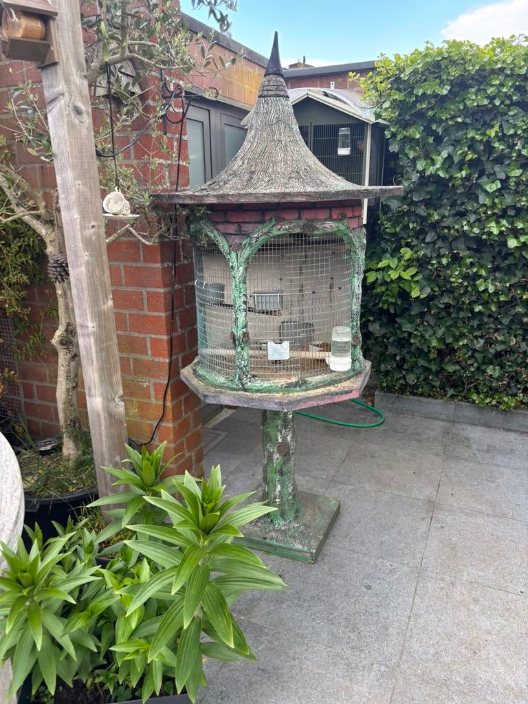 Beton vogelkooi ., Enlèvement, Comme neuf, Cage à oiseaux