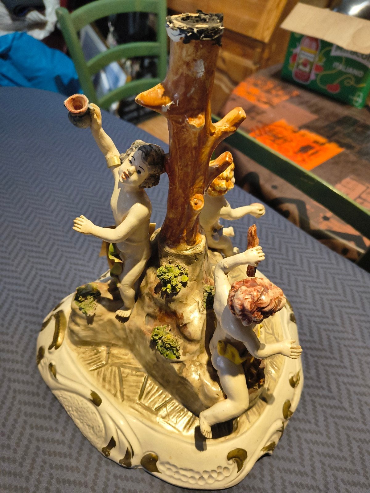 Déco capodimonte (attention manque le dessus de l arbre), Enlèvement