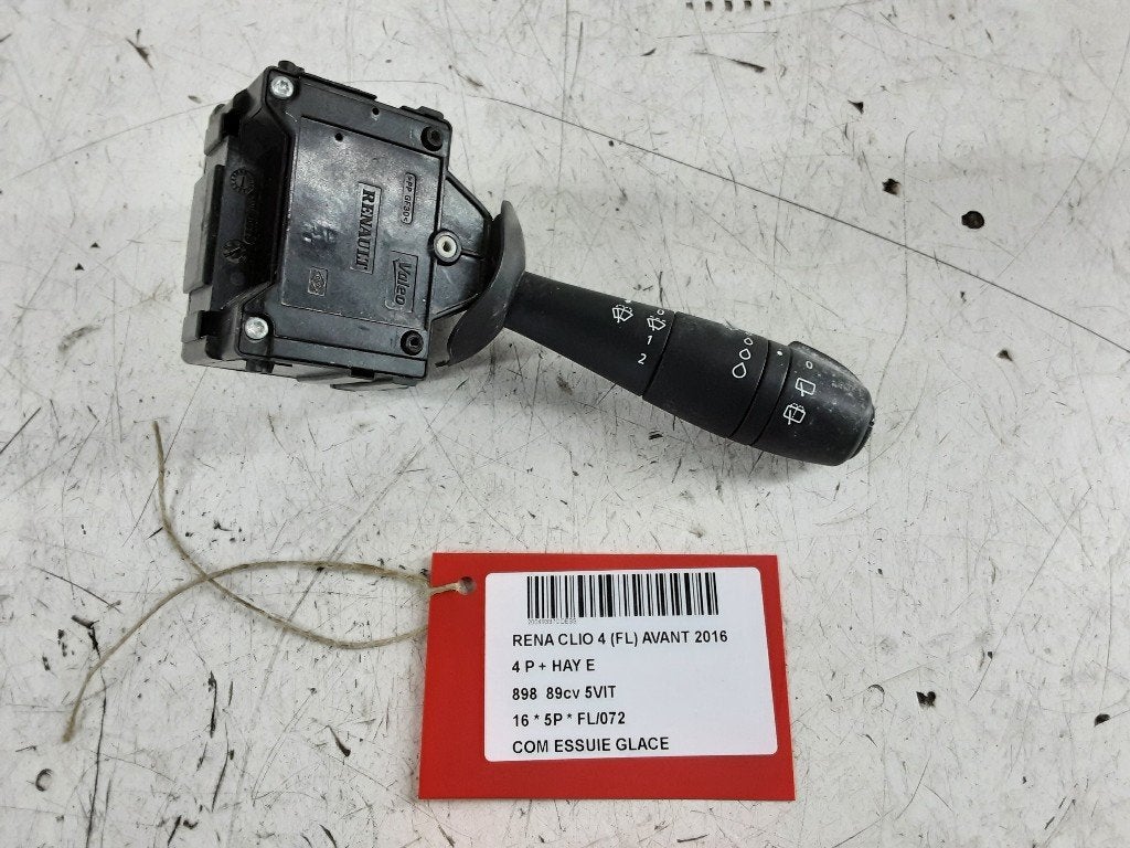 COMMODO ESSUIE-GLACE Renault Clio IV (5R) (01-2012/08-2021), Autos : Pièces & Accessoires, Renault, Mevr. I. Hauben, Utilisé, Rue de l'Espoir 34 34
4030  GRIVEGNÉE, BE