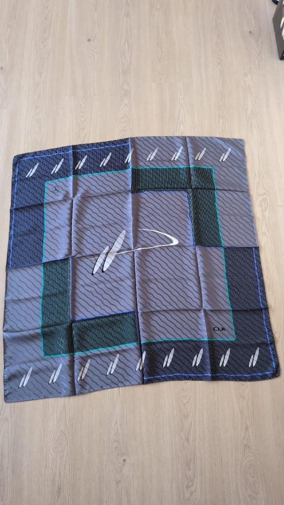 nieuwe blauw sjaal van Mercedes - 8€, Kleding | Dames, Mutsen, Sjaals en Handschoenen, Ophalen of Verzenden, Nieuw, Sjaal
