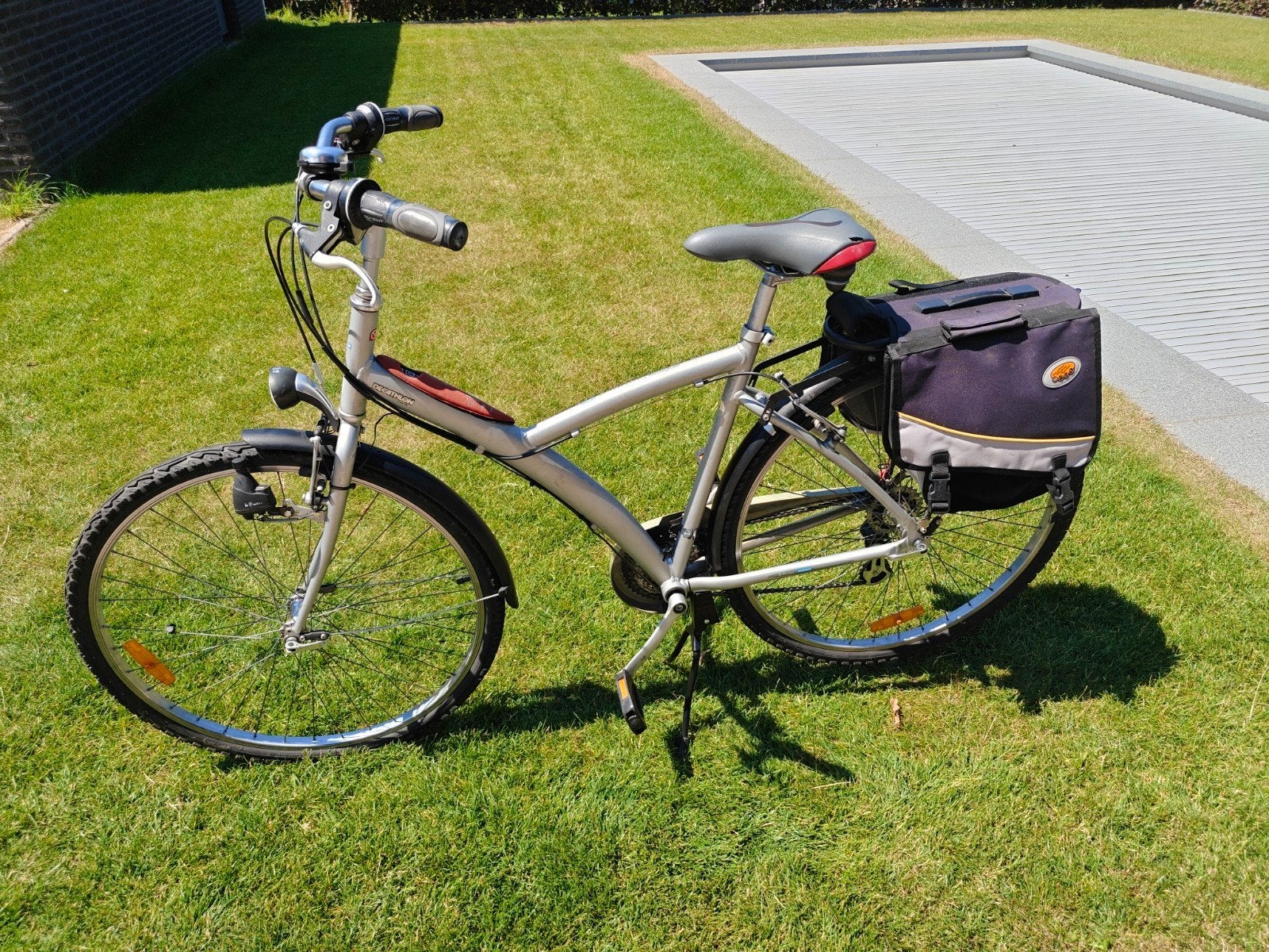 Vélo B'Twin Hybrid Aluminium pour femmes avec double support, Vélos & Vélomoteurs, Enlèvement, Vitesses