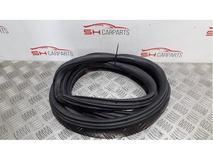 Joint caoutchouc portière 2portes gauche d'un Seat Ibiza, -, 3 mois de garantie, Utilisé, -