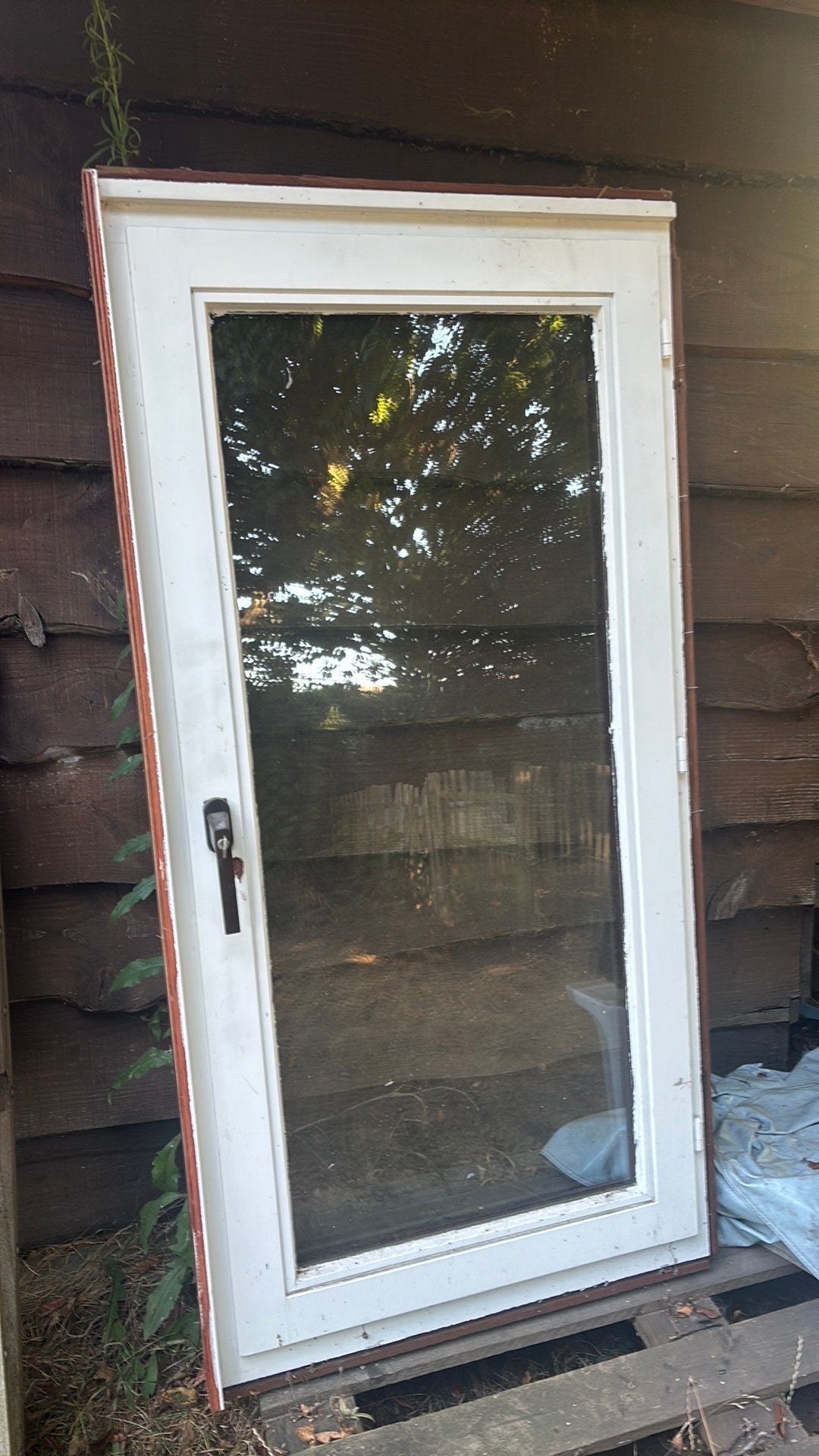 Raam meranti. Dubbel glas. Enkel open draaien, geen kipstand, Ophalen, Gebruikt, Minder dan 75 cm, Raamkozijn