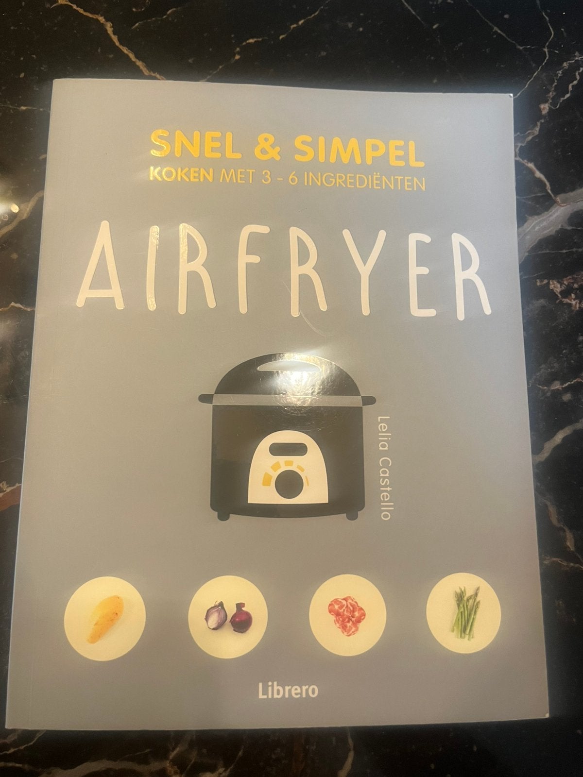 Airfryer kookboek, Ophalen of Verzenden, Zo goed als nieuw