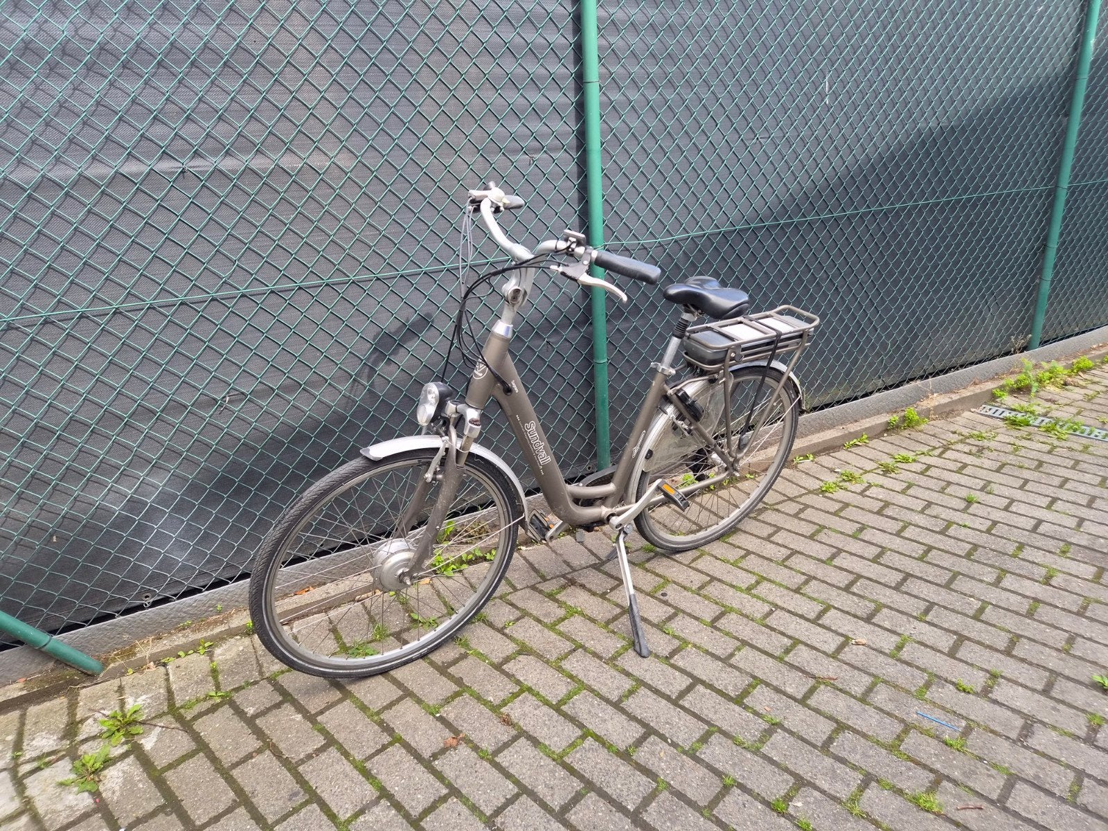 Damesfiets, Ophalen
