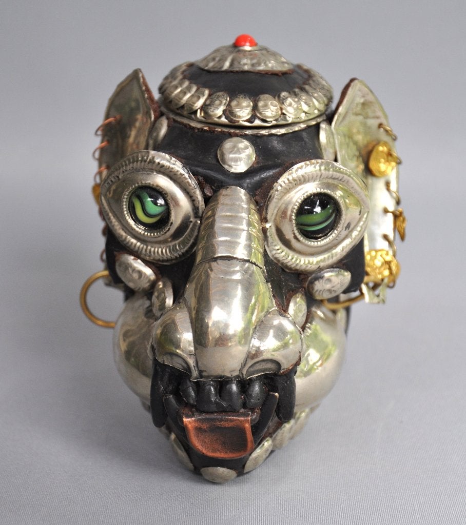 Decoratieve Apenschedel in Tibetaanse Stijl - Nepal, Antiek en Kunst, Ophalen of Verzenden