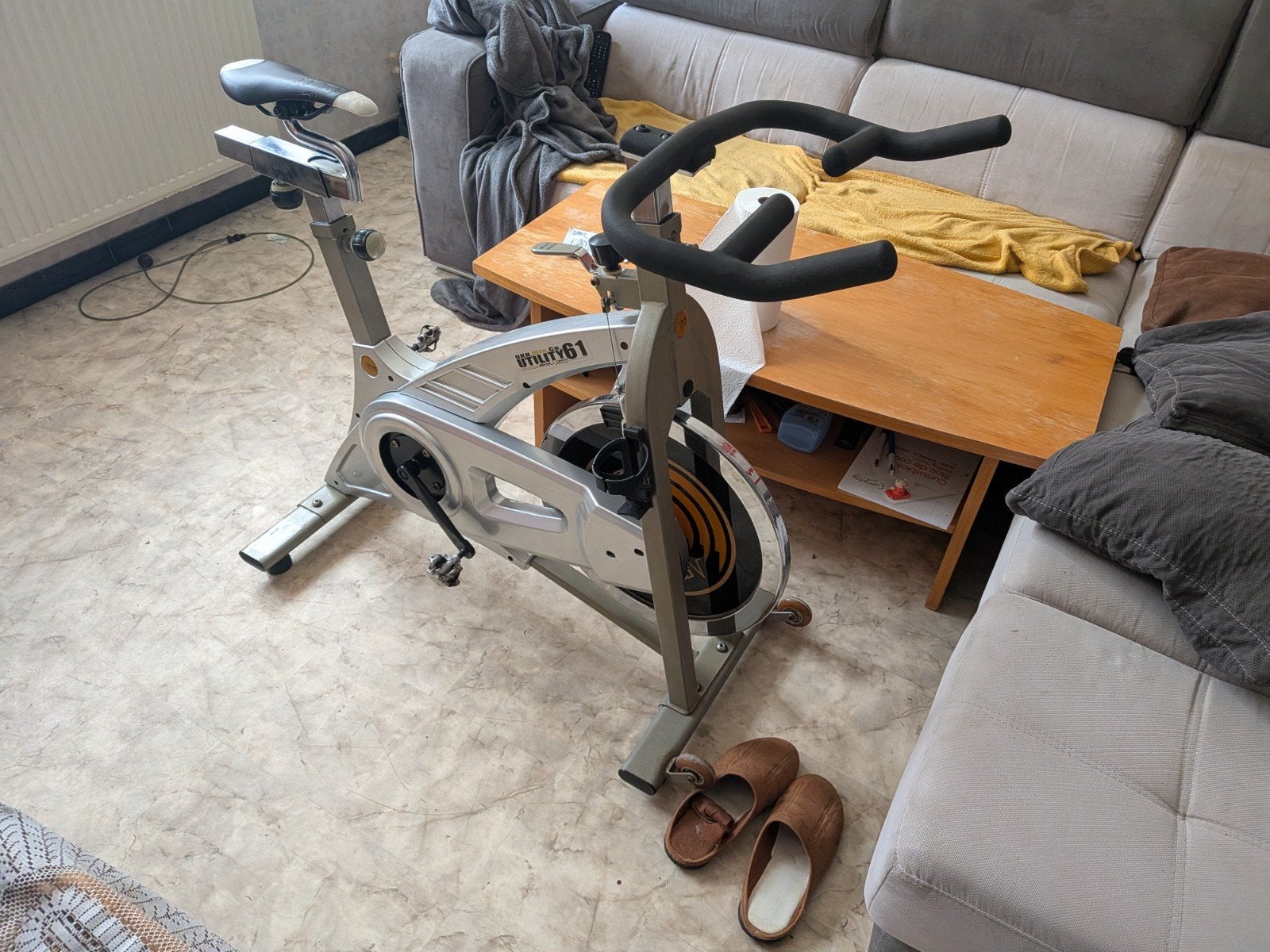 Vélo de spinning dkn cardio, Comme neuf, Jambes, Autres types