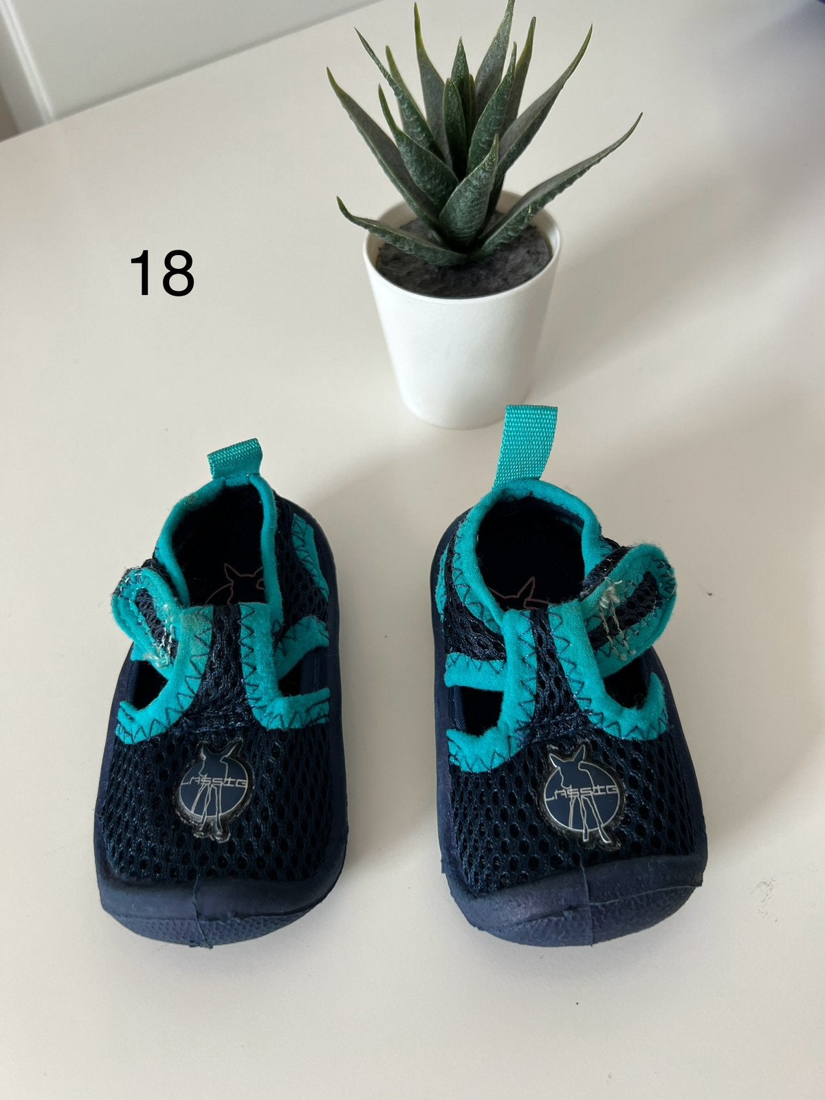 Waterschoentjes maat 18, Kinderen en Baby's, Babykleding | Schoentjes en Sokjes, Ophalen, Zo goed als nieuw
