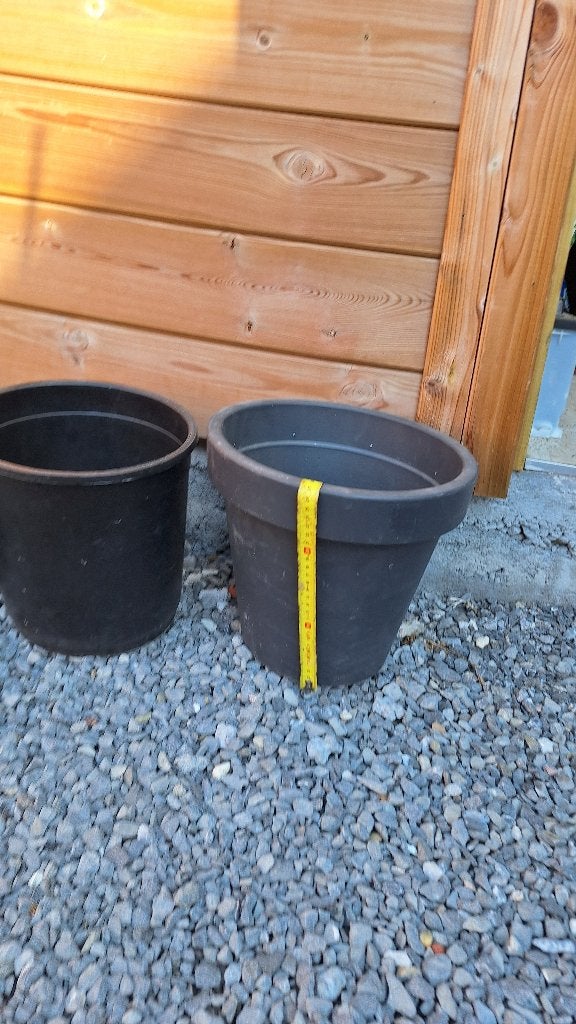 BLOEMPOTTEN, Tuin en Terras, Kunststof, Rond, Zo goed als nieuw, Minder dan 40 cm