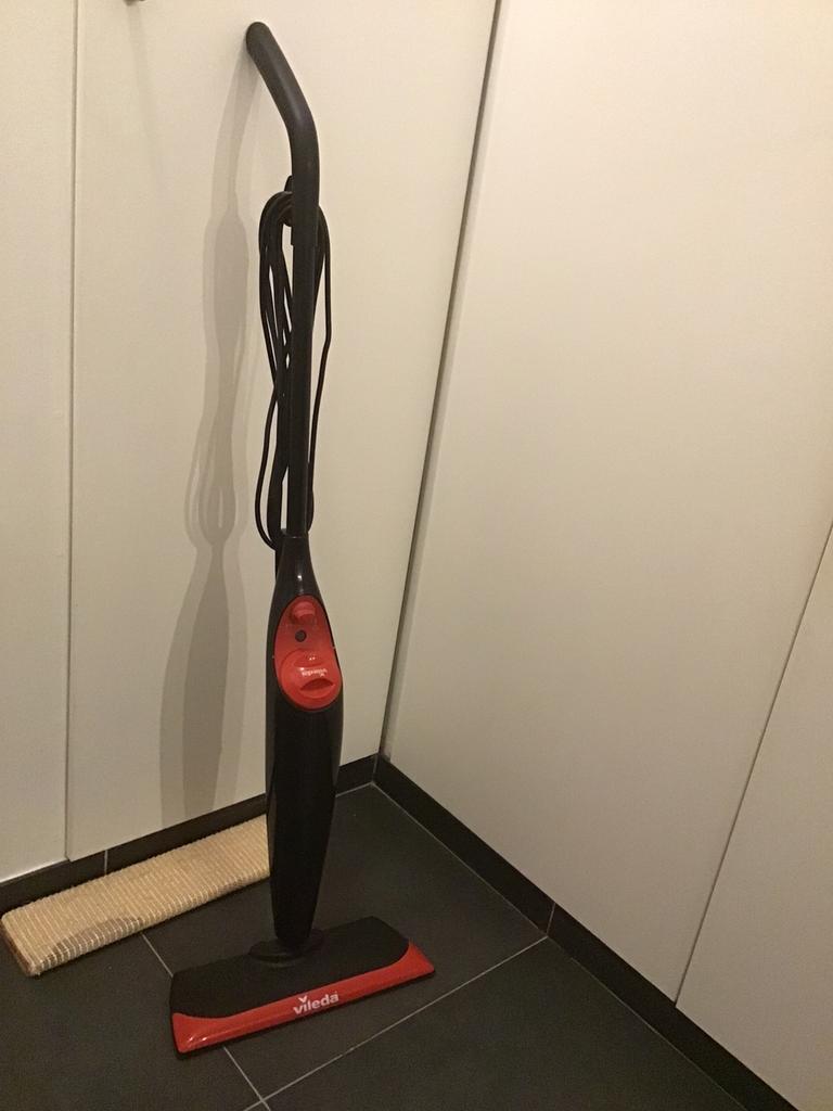 VILEDA stoomreiniger (incl 12 stoomdoeken), Elektronische apparatuur, Stoomapparaten, Ophalen, Zo goed als nieuw, Stoomreiniger