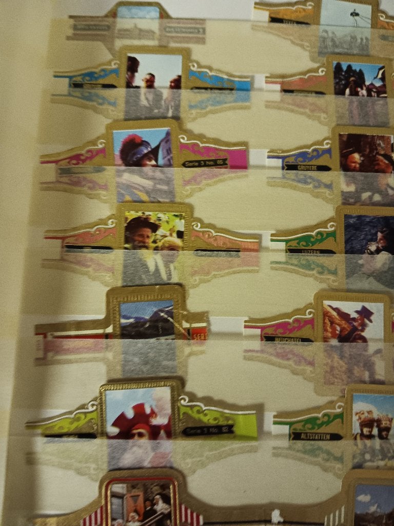 Oude sigaren bandjes in album in mooie staat, Ophalen, Zo goed als nieuw, Sigarenbandjes