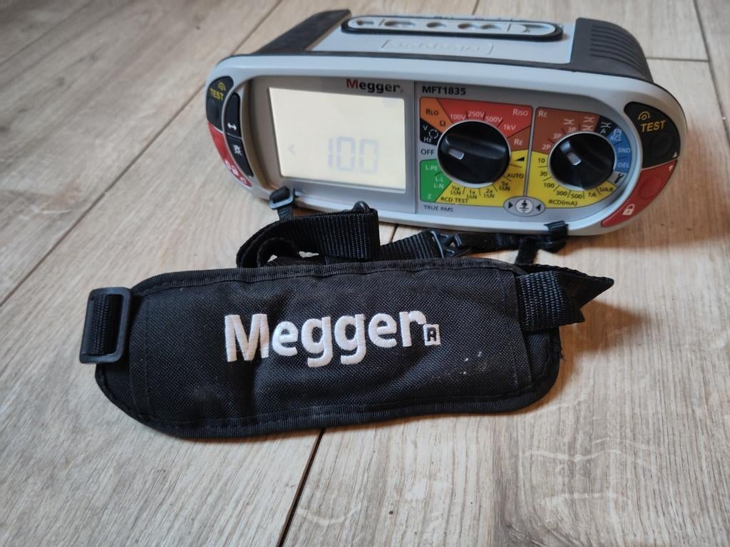 Megger MFT1835, Ophalen, Zo goed als nieuw, Complete set