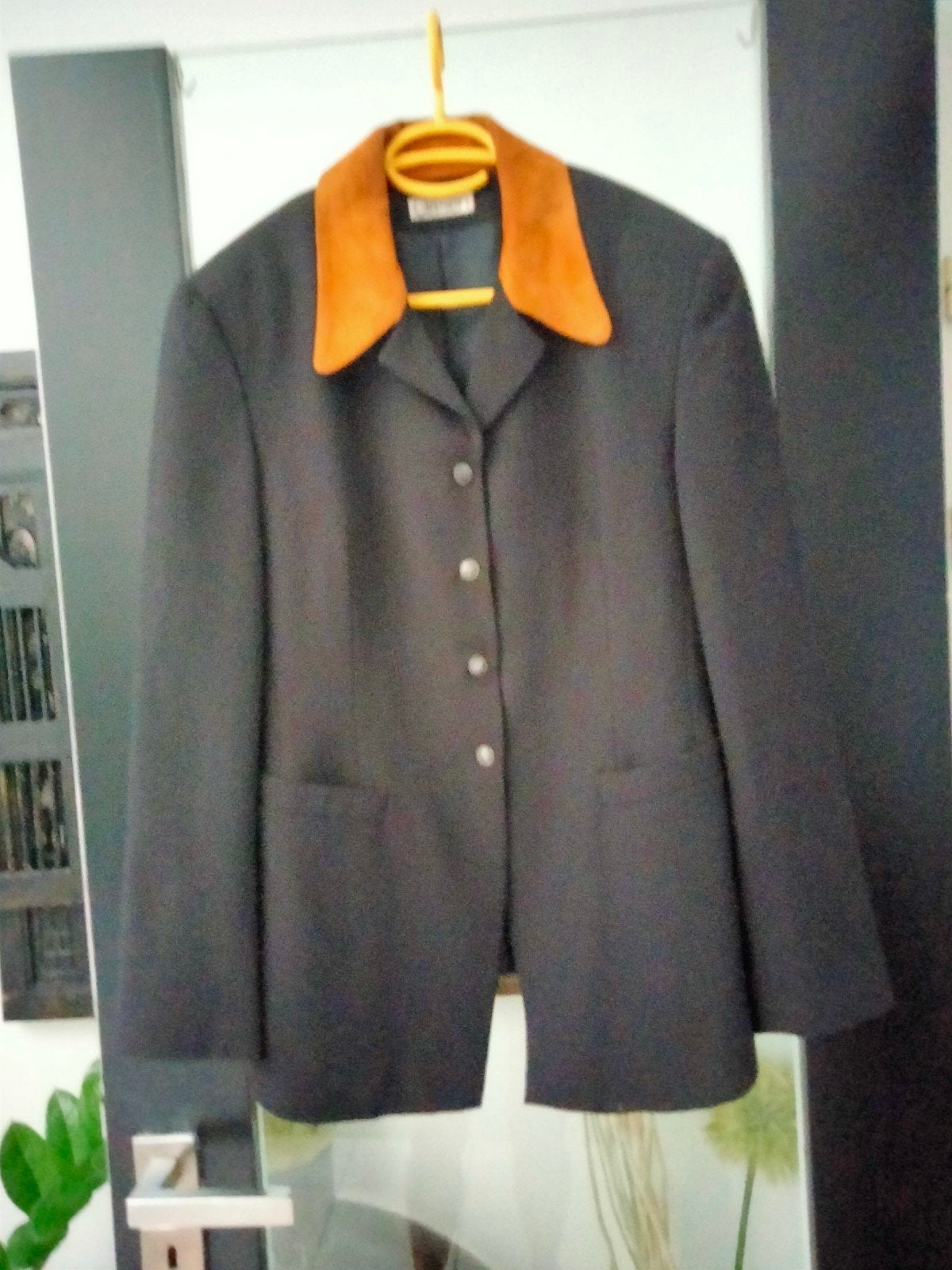 Zwarte blazer met Suède kraag,drukknopen.Merk Clasen.maat 40, Enlèvement ou Envoi, Taille 38/40 (M)