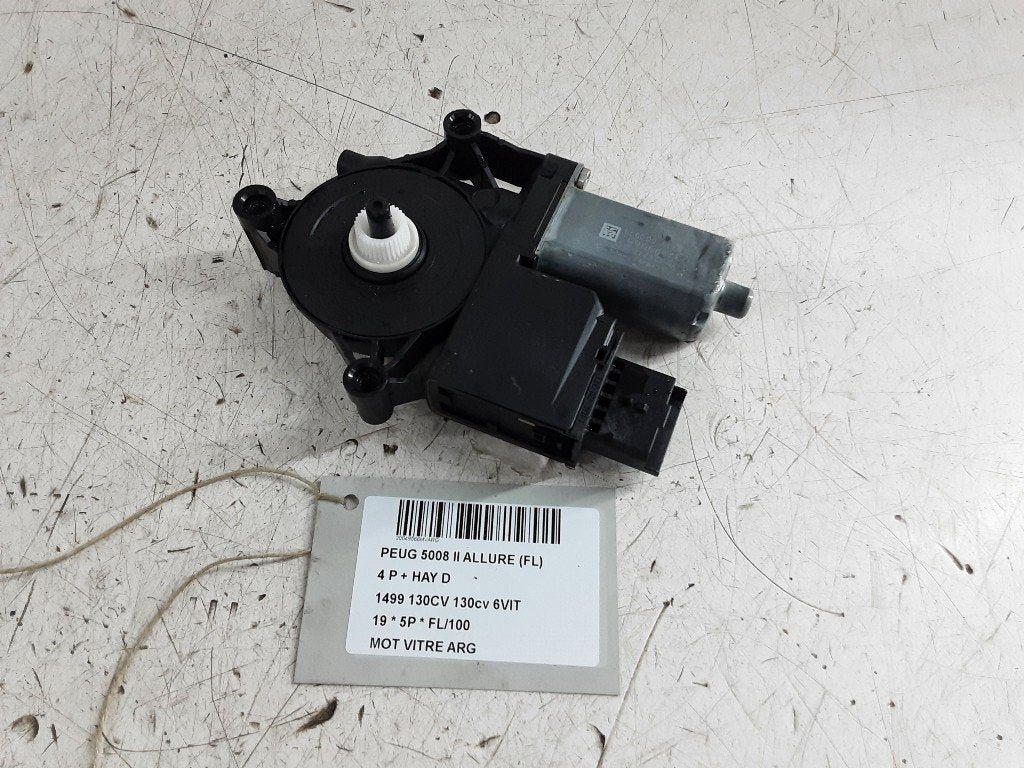 MOTEUR LEVE VITRE ELECTRIQUE ARRIÈRE GAUCHE (9829482780), Arrière, Mevr. I. Hauben, Utilisé, Rue de l'Espoir 34 34
4030  GRIVEGNÉE, BE