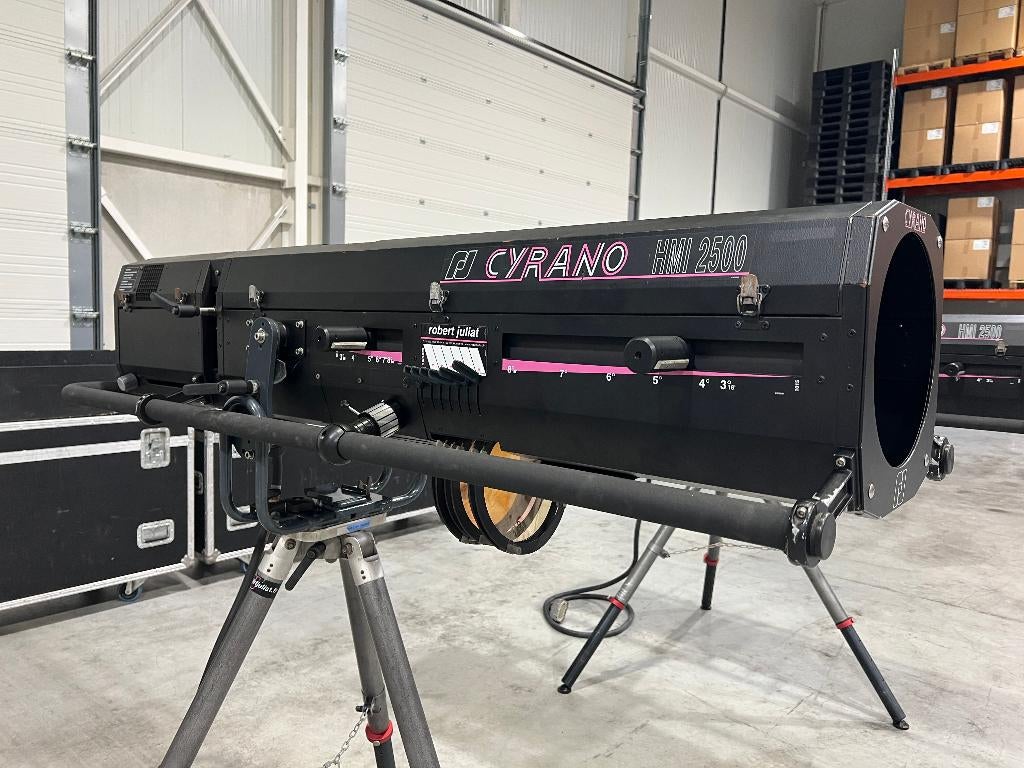 Robert Juliat Cyrano 2500W HMI followspot (2x), Ophalen of Verzenden, Gebruikt, Licht