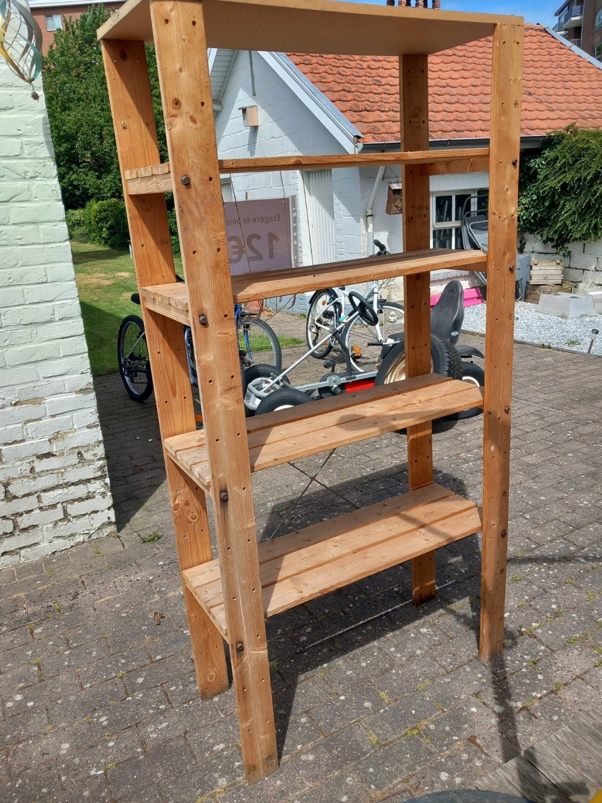 Etagère, Enlèvement