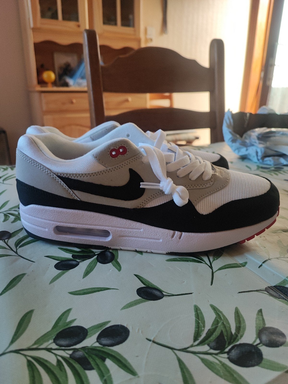 Nike air max 1 pointure 45 toute neuve jamais porté