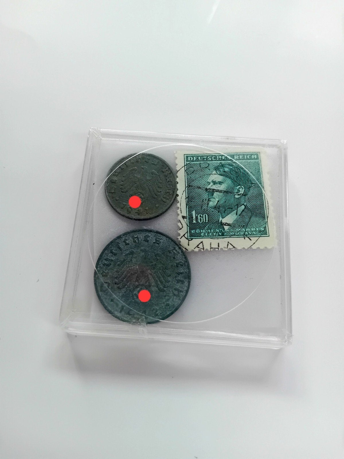 WO2 Setje Munten + Hitler Postzegel in Bewaardoosje, Ophalen of Verzenden, Overige soorten, Overige typen