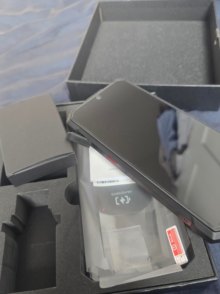 Smartphone Hotwav W11, Enlèvement