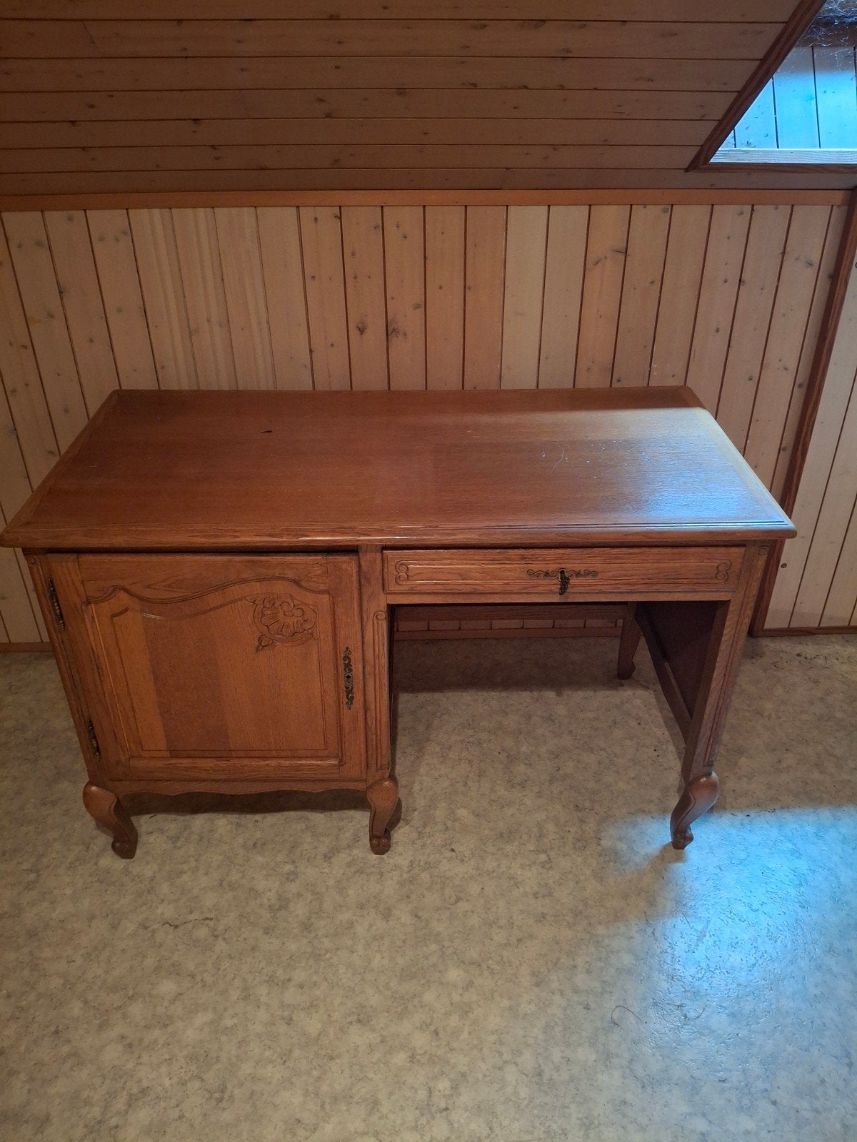 Vintage bureau in mooi gesneden massief hout, Ophalen, Gebruikt