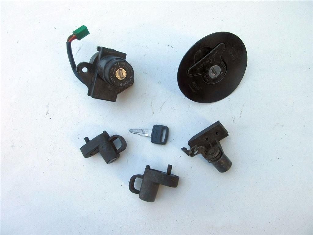 Suzuki GSX750ES slotenset GSX750EF contactslot tankdop slot, Ophalen of Verzenden, Gebruikt