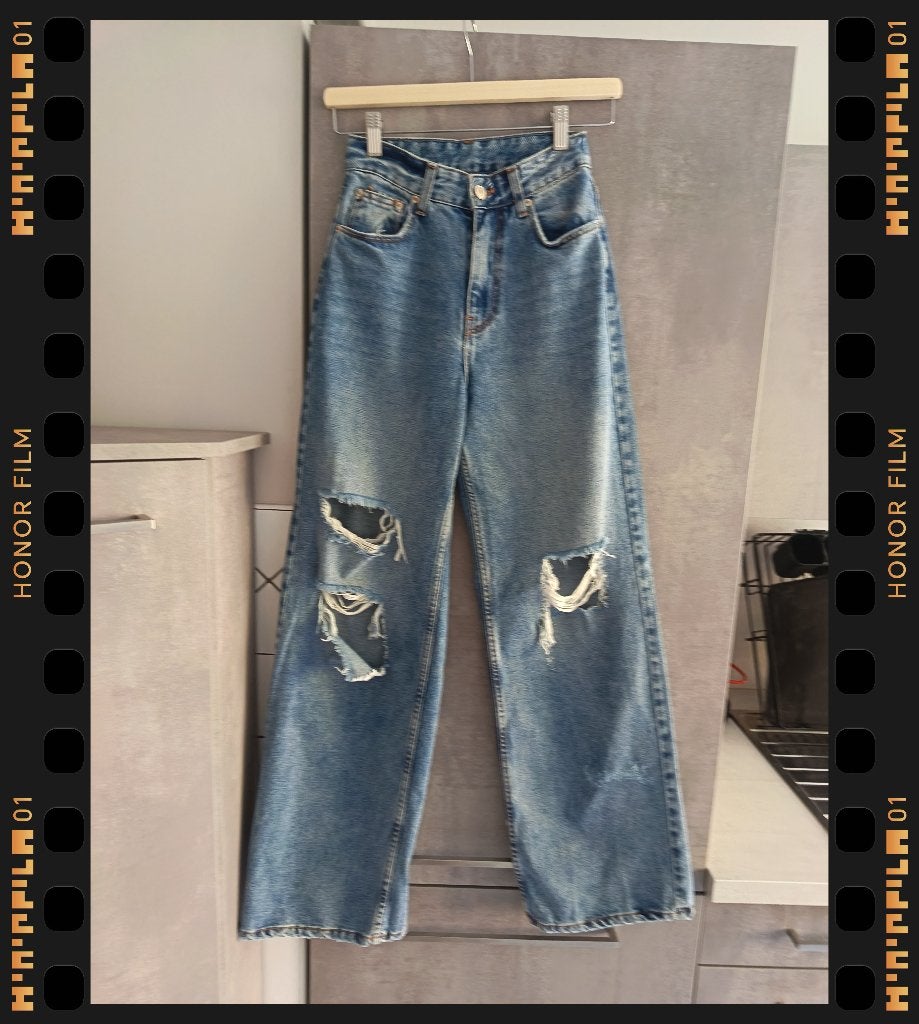 BERSHKA blauwe jeans met gescheurde XS, Blauw, Zo goed als nieuw, W27 (confectie 34) of kleiner, Bershka