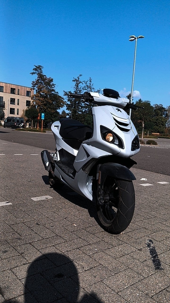 Peugeot speedfight 4, Fietsen en Brommers, Ophalen, Klasse A (25 km/u), Zo goed als nieuw, Speedfight