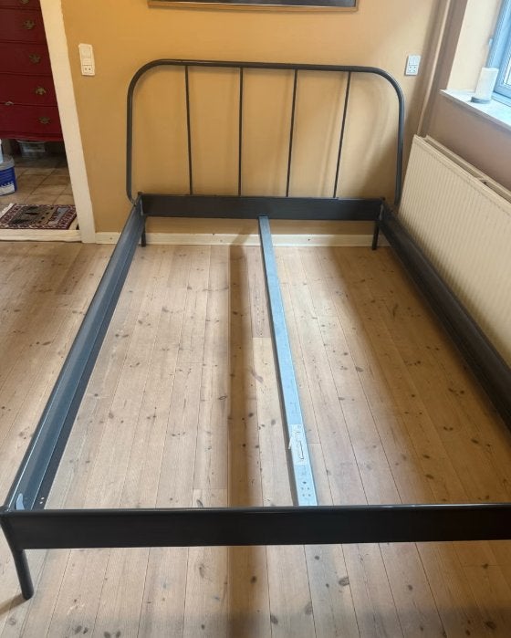 cadre de lit kopardal ikea gris, Gris, Comme neuf, Enlèvement, Deux personnes