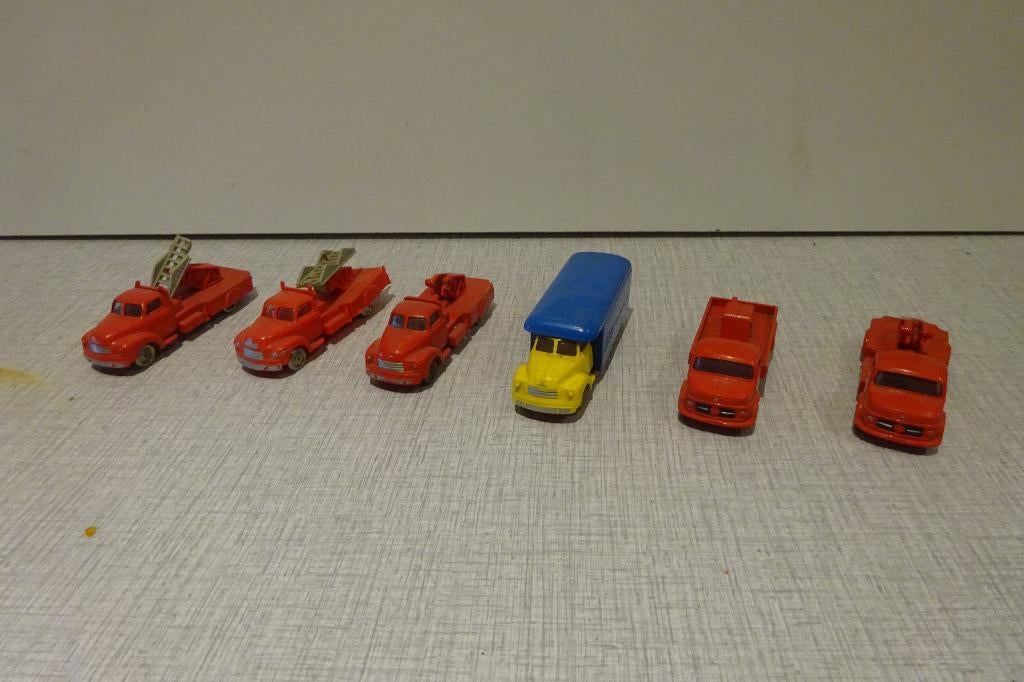 Lego-systeem 4 Bedford en 2 Mercedes zoals het is, Kinderen en Baby's, Ophalen, Gebruikt, Lego, Overige typen