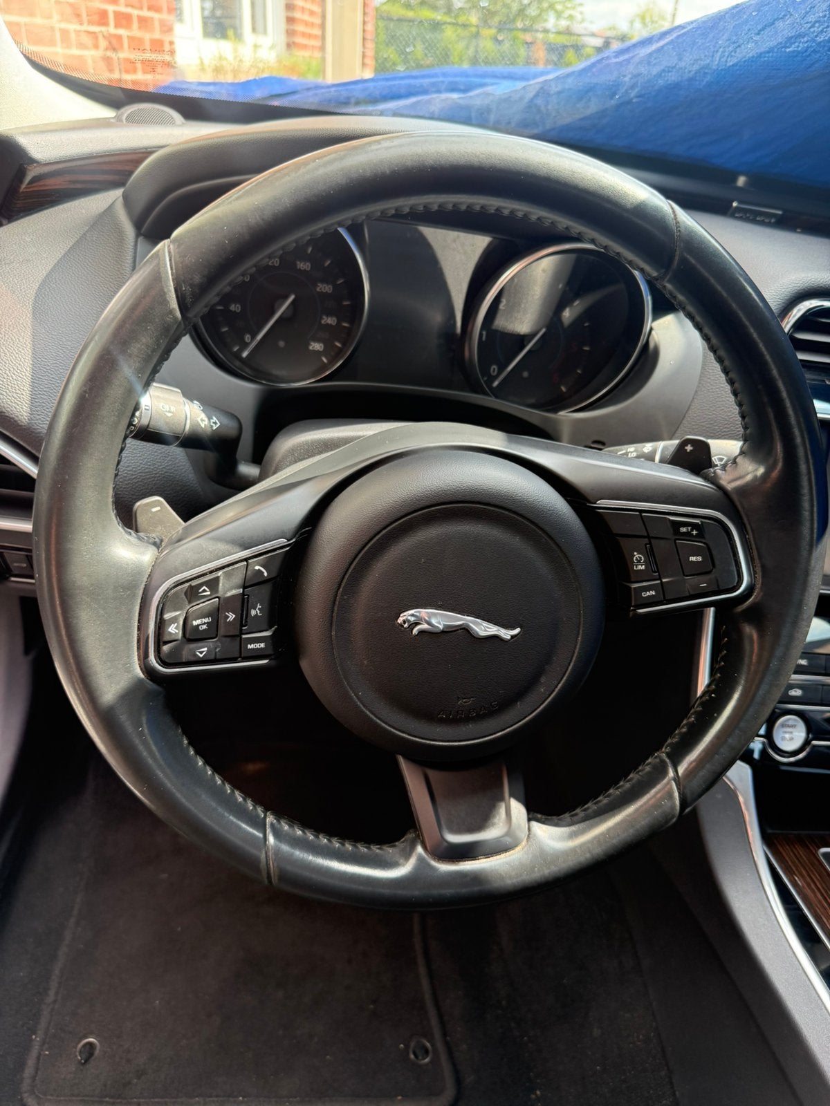 Jaguar XE, Ophalen, Jaguar