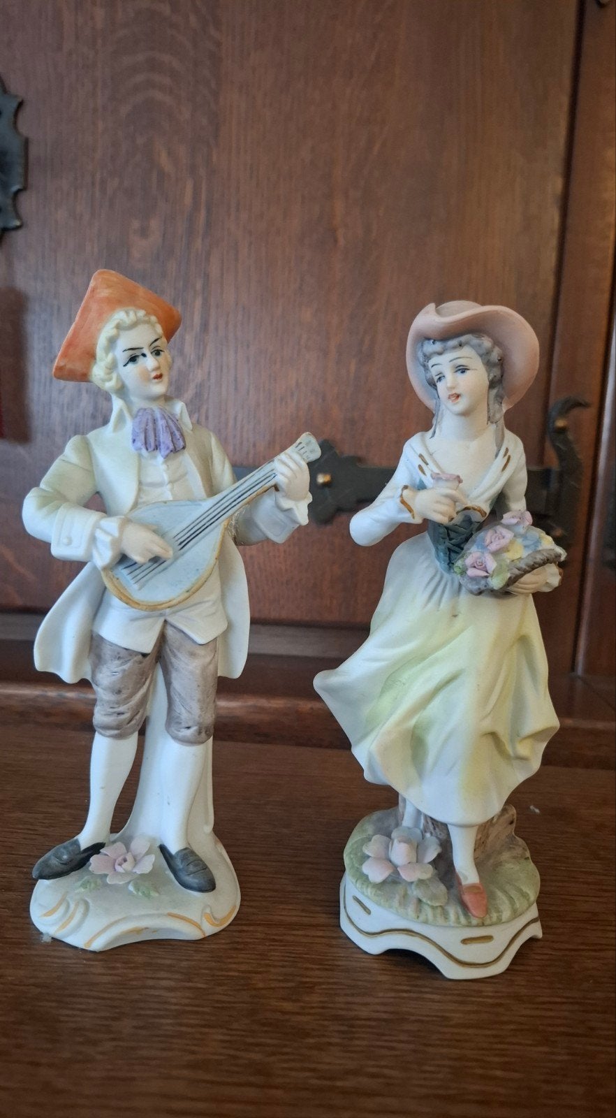 Biscuit beeldjes - koppel, Antiek en Kunst, Ophalen