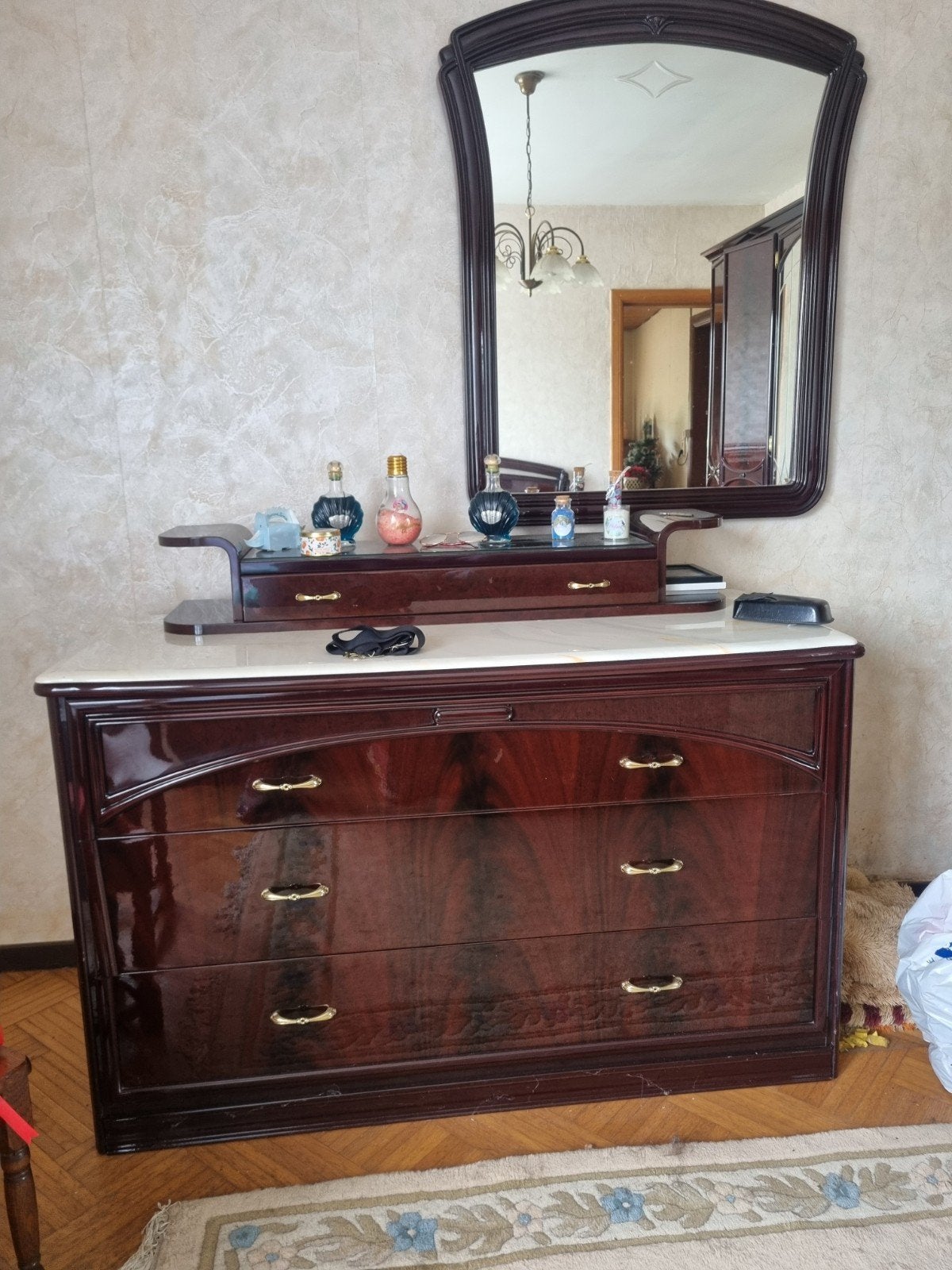 Oude antieke nachtcommode met spiegel, Ophalen, 100 tot 150 cm, Zo goed als nieuw, Antiek,klassiek