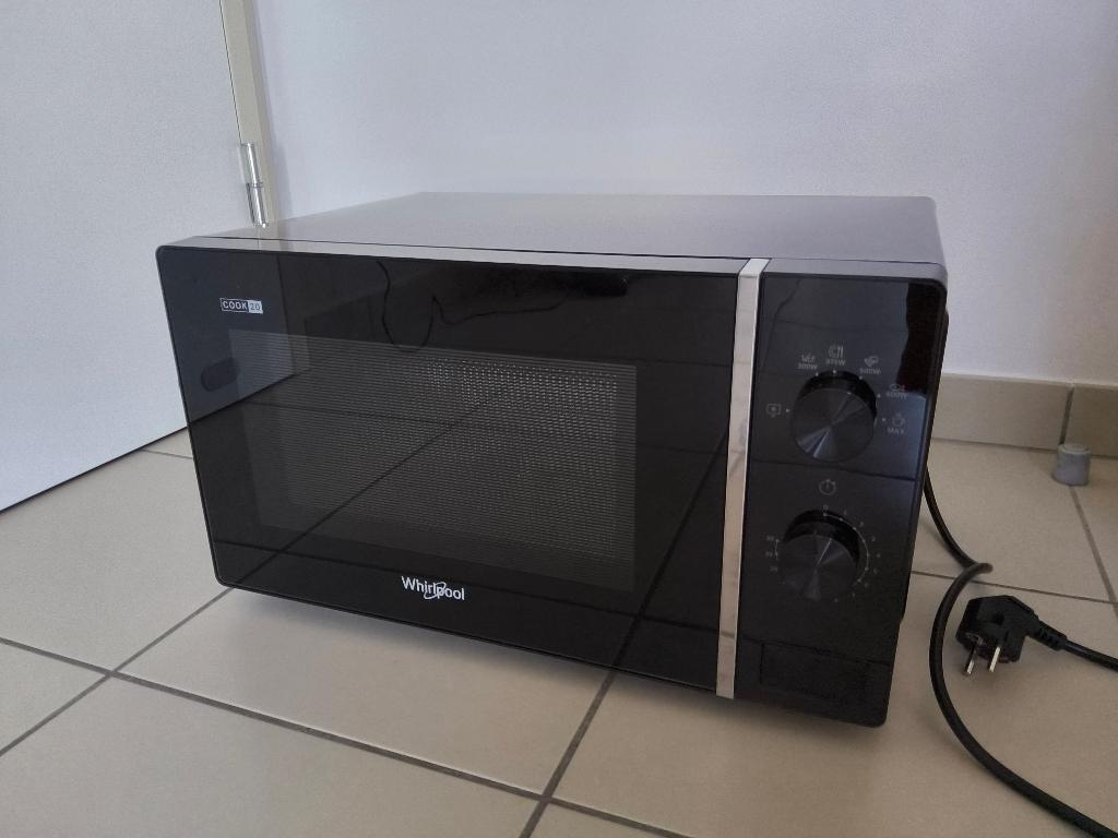 Microgolfoven (magnetron) WHIRLPOOL - ZO GOED ALS NIEUW, Elektronische apparatuur, Ophalen, Microgolfoven, Zo goed als nieuw, Draaiplateau